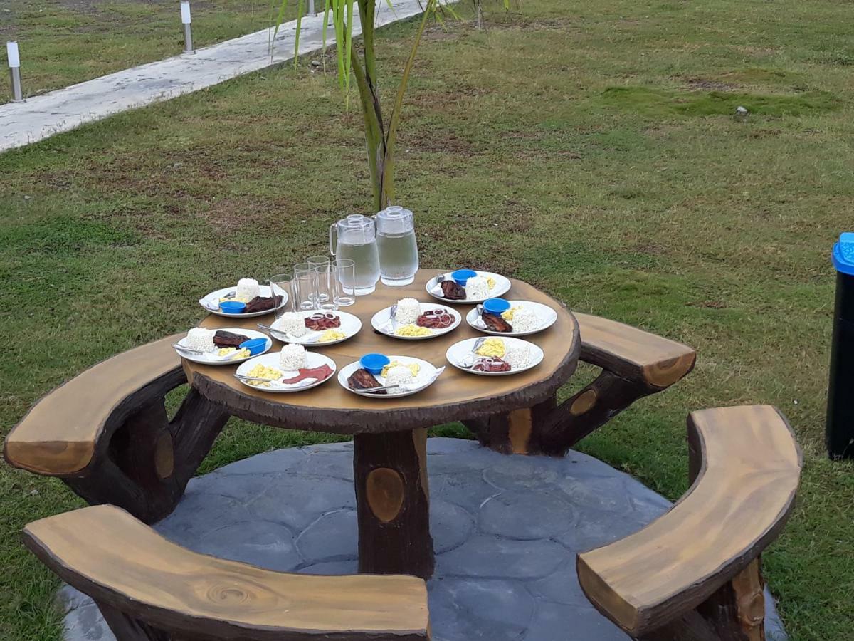 Lagoon Beach Resort Gitagun Eksteriør bilde